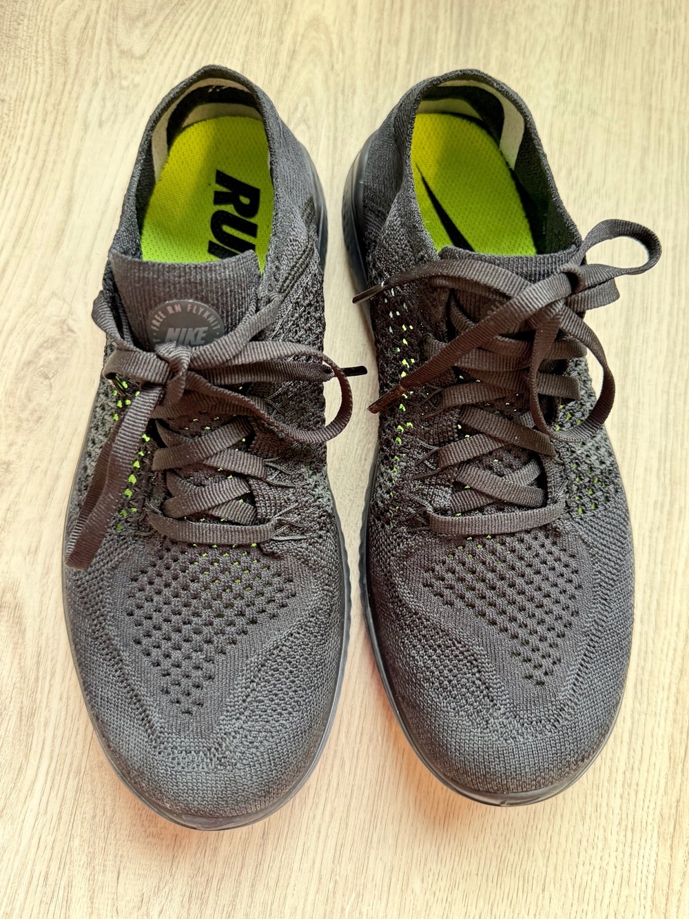 Nike - Women’s Black Knit Running Sneakers with Neon Green Insole - size 6.5 - Picture 5 of 7